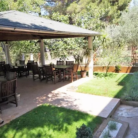 アパート Deni プーラ