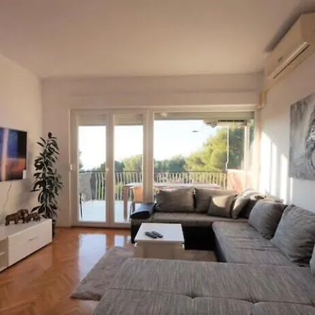Apartment Deni *