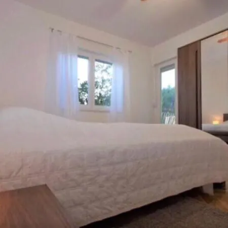 Apartment Deni *