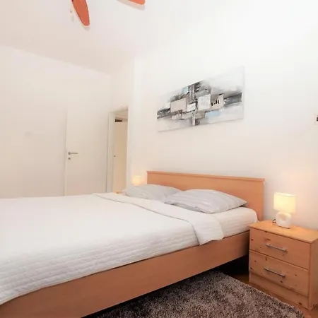 Apartment Deni