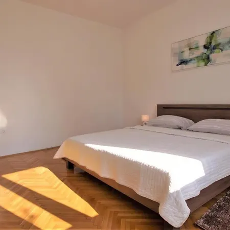 Apartment Deni Pula