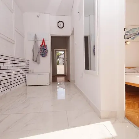 Apartment Deni