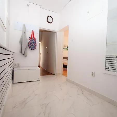 Apartment Deni