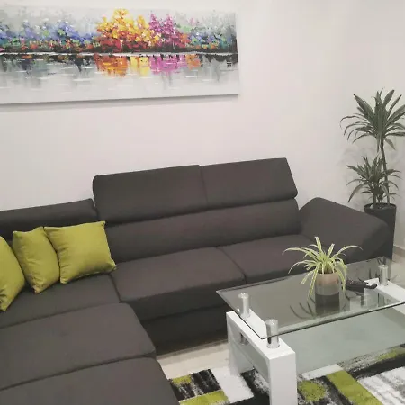 Deni Apartment