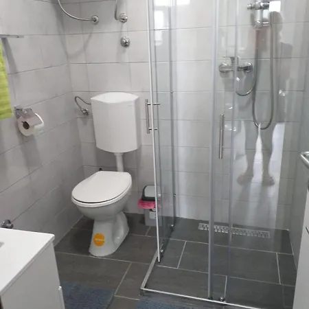 Apartment Deni *