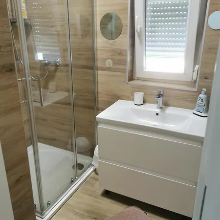 Deni Apartment