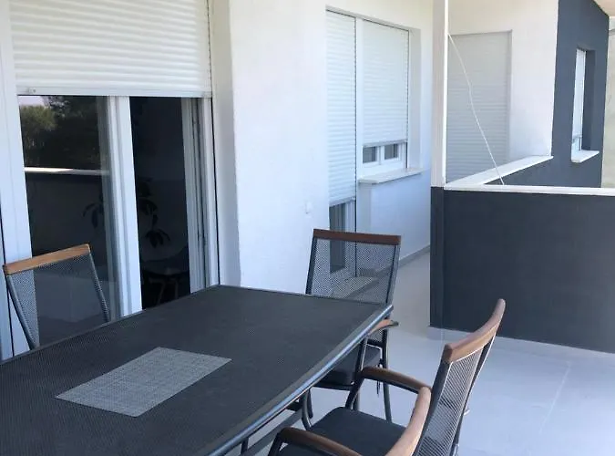 Deni Apartment