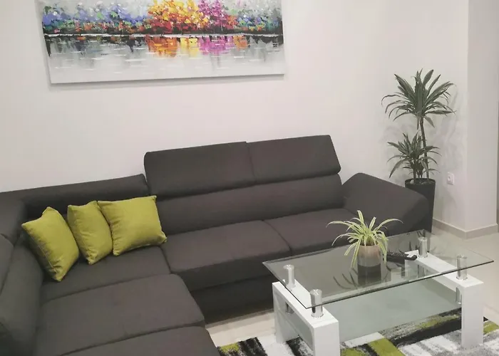 Deni Apartment