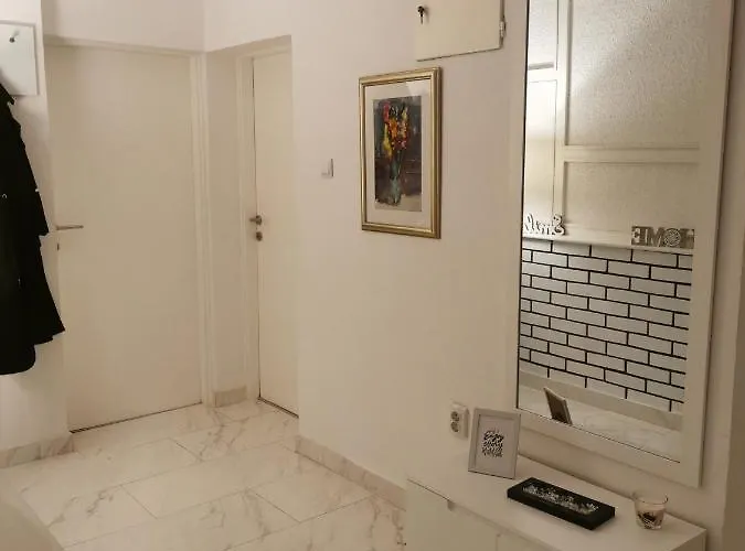 Deni Apartment *