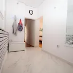아파트 Deni
